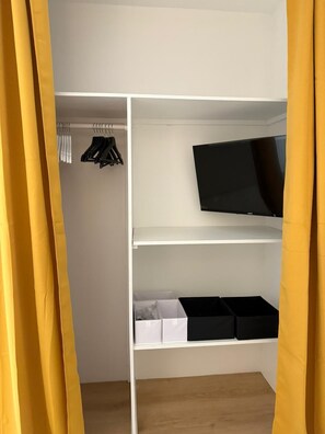 Interior - Modern, fully-equipped 6-person duplex with terrace (Évreux)