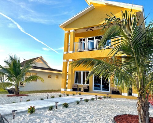 3-bedroom townhome located in Westend/Bootle bay only 66 miles off Palm Beach