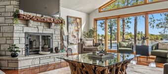 Luxury Lakehouse with 180° Lake Views