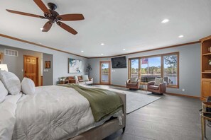 6 habitaciones, tabla de planchar con plancha, wifi y ropa de cama 