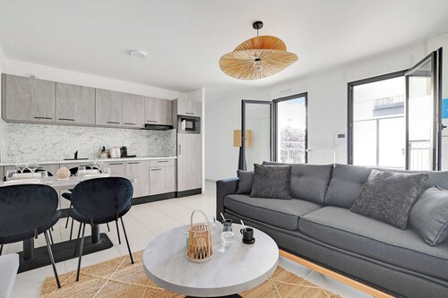 Elegant Appt - 1bdr/4p - Near Paris & La Defense