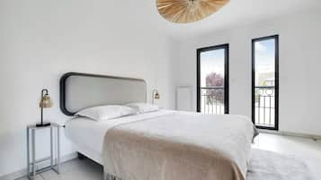 Apartment | 1 bedroom, laptop workspace, iron/ironing board, bed sheets