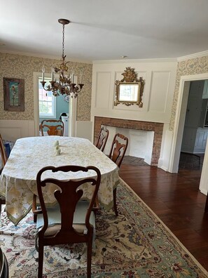 Dining - 4-bedroom farmhouse in beautiful Hopewell; 8 miles from Princeton University. (Hopewell)
