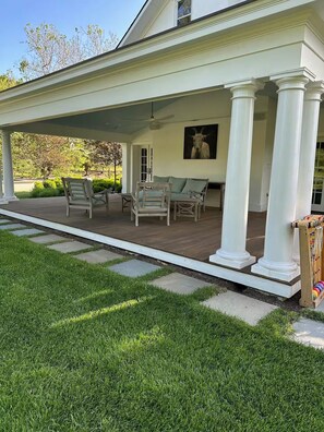 Terrace/patio - 4-bedroom farmhouse in beautiful Hopewell; 8 miles from Princeton University. (Hopewell)