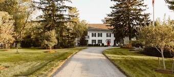4-bedroom farmhouse in beautiful Hopewell; 8 miles from Princeton University.