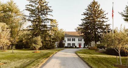4-bedroom farmhouse in beautiful Hopewell; 8 miles from Princeton University.