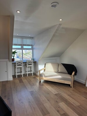 Living area - The Loft | Boutique Apartment in Central Newquay (Newquay)