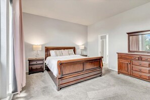 Room - 3 bedrooms home in quiet neighborhood (Moore)