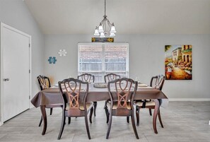 Dining - 3 bedrooms home in quiet neighborhood (Moore)