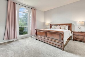 Room - 3 bedrooms home in quiet neighborhood (Moore)