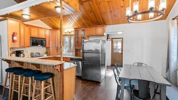 Basic House, Patio, Mountain View | Private kitchen