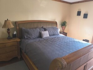 3 chambres, fer et planche à repasser, Wi-Fi gratuit, draps fournis