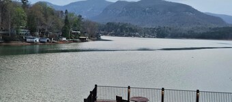 Quiet 3 Bedroom home surrounded by mountains in Hendersonville NC