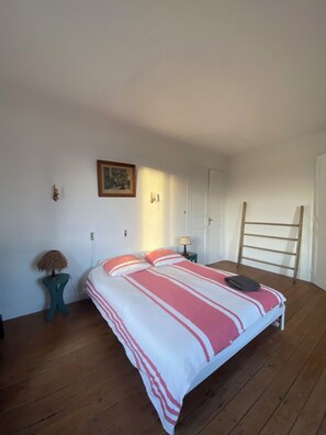 Room - Vrbo Property (Villeneuve-de-la-Raho)