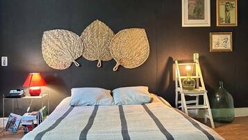 6 chambres, fer et planche à repasser, accès Internet