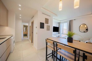 Apartment | Dining - Charming Apartment - 2bdr/6p - Saint Tropez/port (Saint-Tropez)