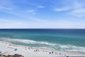 On the beach - Diamonds on the Water- Luxury 16th-Floor Gulf Views (Santa Rosa Beach)