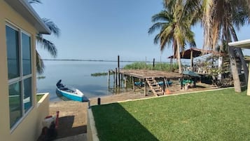 المنطقة المحيطة بالمنشأة