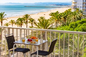 Outdoor dining - Apartment with Sea Views in Cullera (Cullera)