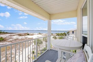 Outdoor dining - Gulf Island Condominiums #434 (Navarre)