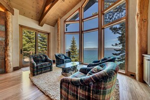 TV, fireplace, DVD player - Lakefront w/ Pier & Buoy | Mins From Emerald Bay (South Lake Tahoe)
