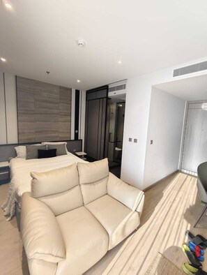 1 bedroom, iron/ironing board, WiFi, bed sheets - Pattaya Ocean View in Andromeda Seaview Condo near Pattaya Viewpoint (Muang Pattaya)