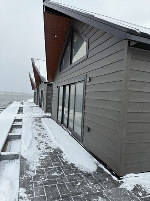 Exterior detail - Lakefront Bliss Cozy 2-bedroom Cabin with Stunning Views (Rouses Point)