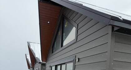 Lakefront Bliss Cozy 2-bedroom Cabin with Stunning Views