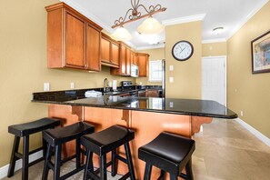 Private kitchen - Baywatch E5 (Pensacola Beach)