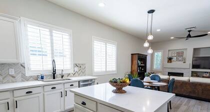 Poolside Oasis in Surprise AZ 4BR Sleeps 12 Family-Friendly