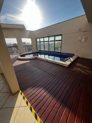 Outdoor pool - Flat em Moema com Cozinha (São Paulo)