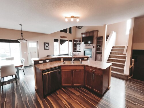 Welcome to your stylish and comfortable retreat in Calgary.