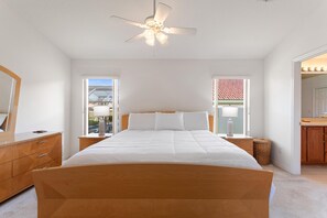 4 bedrooms, iron/ironing board, WiFi, bed sheets - Elegant Villa with Private Pool in Guard Gated Resort (Davenport)