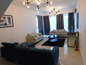 Living area - Luxury 4BR Penthouse in the Heart of Santo Domingo with Jacuzzi & Exclusive View (Santo Domingo)