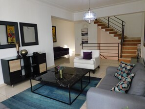 Living area - Luxury 4BR Penthouse in the Heart of Santo Domingo with Jacuzzi & Exclusive View (Santo Domingo)