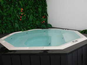 Indoor spa tub - Luxury 4BR Penthouse in the Heart of Santo Domingo with Jacuzzi & Exclusive View (Santo Domingo)