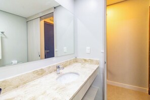 Studio Supérieur, vue ville | Salle de bain