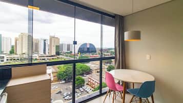 Estúdio superior, vista para a cidade | Parte interna