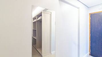 Superior Studio, City View | Interior