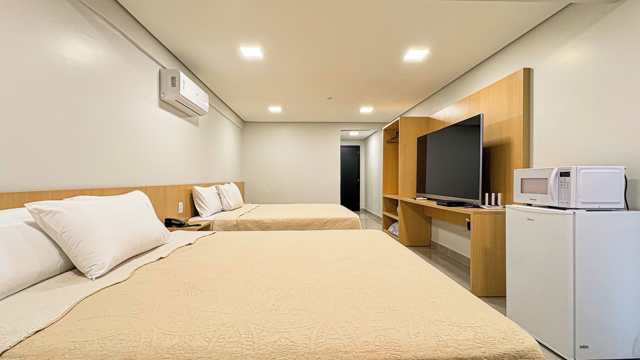 Premium Studio, 2 Queen Beds, City View