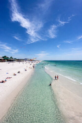 Santa Rosa Beach Retreat with Room for 6
