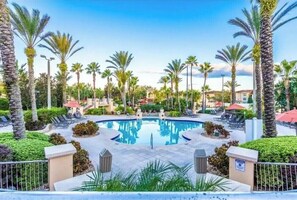 Pool - 4Bd 3Ba 2 Master, 8.7m to Disney, No Resort Fees! (Davenport)