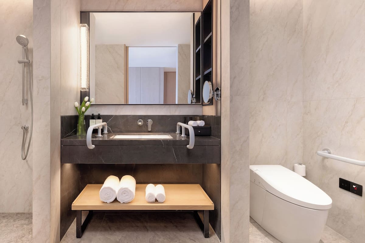 Standard Room, 2 Double Beds, Accessible (Forest View) | Bathroom