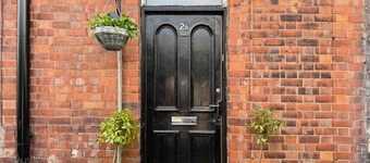 The Hollies, 5 bedrooms, sleeps 15, contractors, family & friends togethers