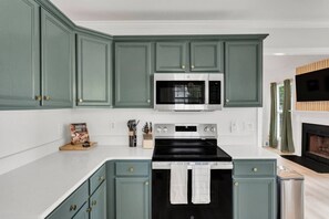 Private kitchen - Sleeps 10, Putt Putt Course, Arcades & Cul-de-sac (Spring Hill)