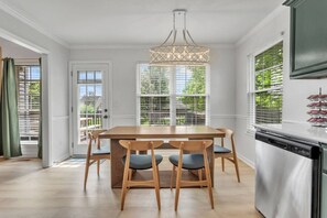 Dining - Sleeps 10, Putt Putt Course, Arcades & Cul-de-sac (Spring Hill)