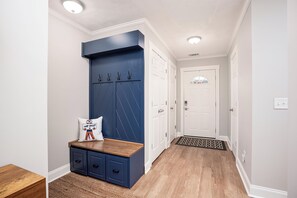 Interior - 3BR Auburn Townhome: Patio, New Kitchen, Quiet Stay (Auburn)