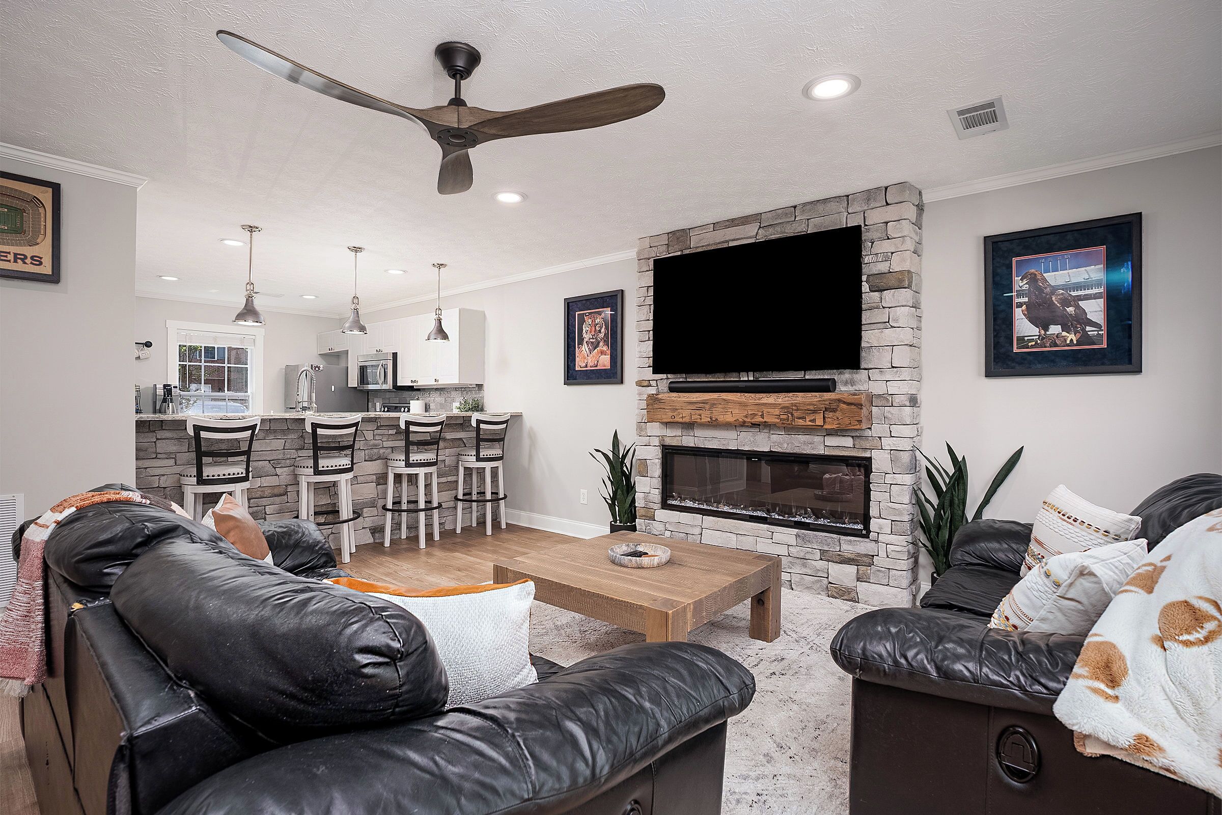 Smart TV, fireplace