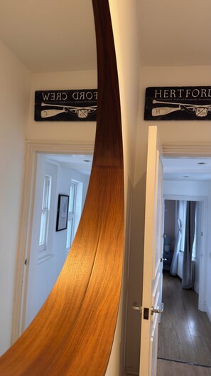 Interior - NEW! 2 Bedroom Flat | Free Parking + PS5 + Games | Prime Richmond | Station (Richmond)