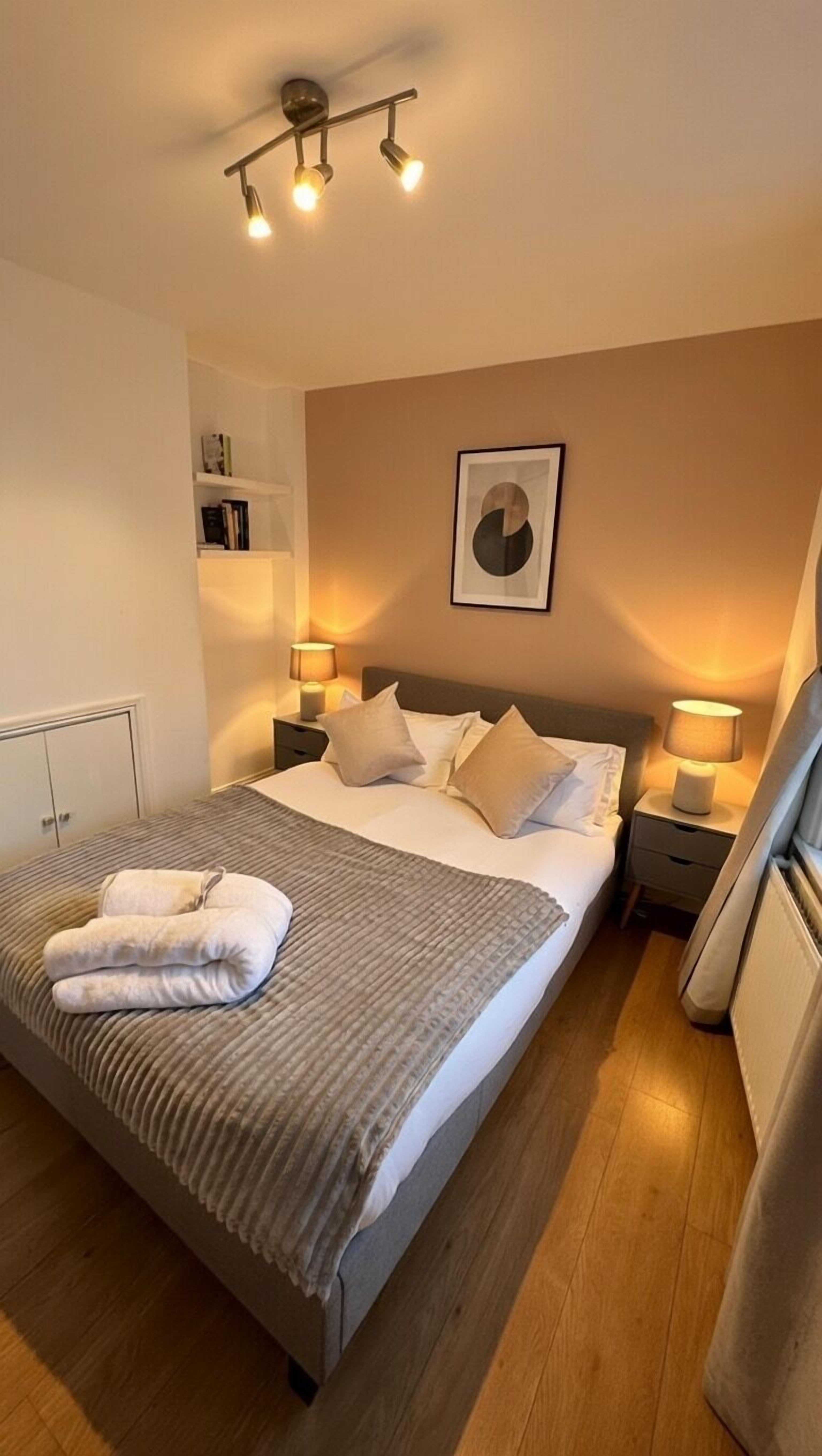 2 bedrooms, iron/ironing board, travel cot, free WiFi